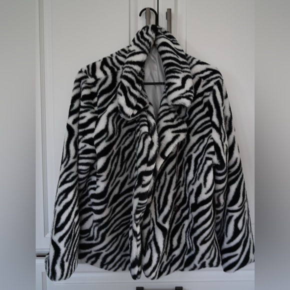 Zebra coat - Picture 2 of 3